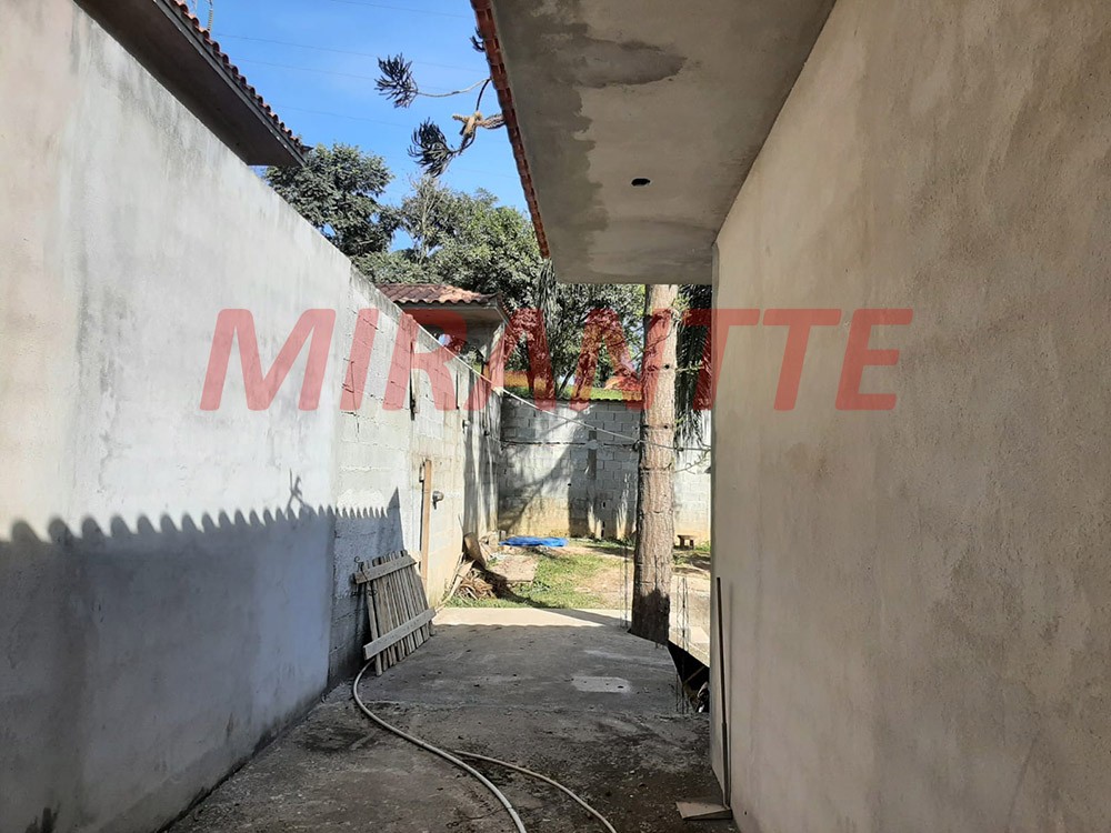 Sobrado de 200m² com 5 quartos em Serra Da Cantareira