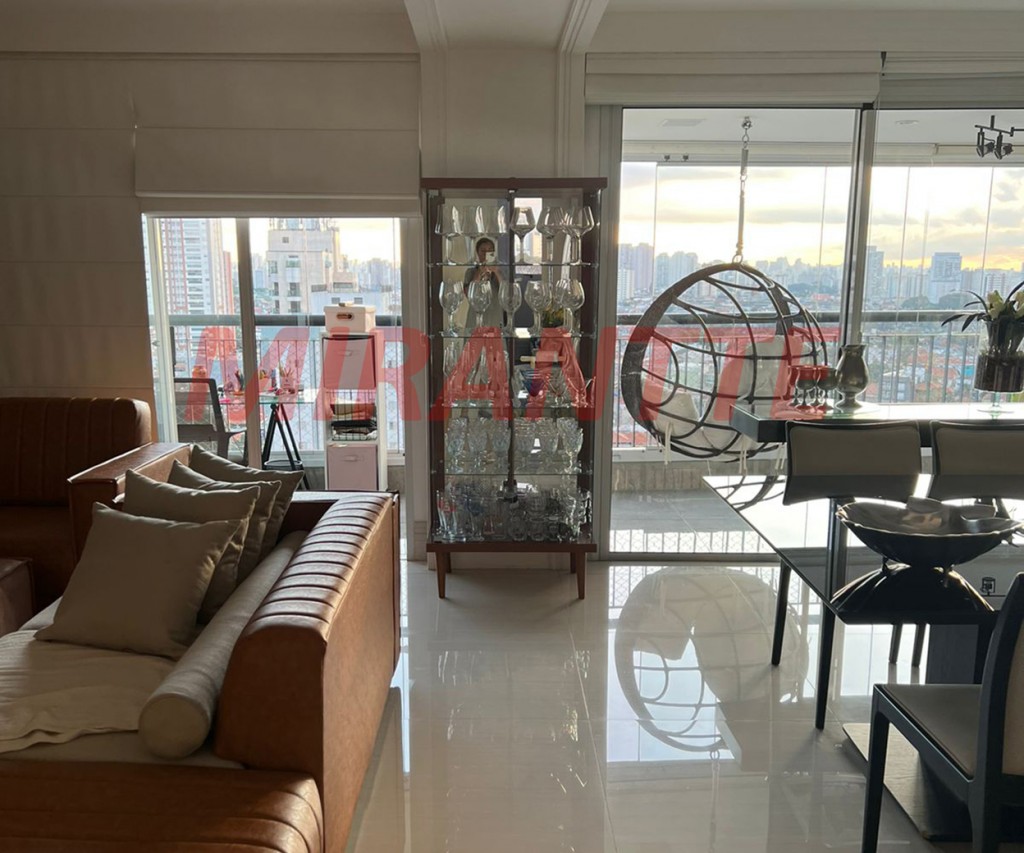 Apartamento de 233m² com 4 quartos em Tatuapé