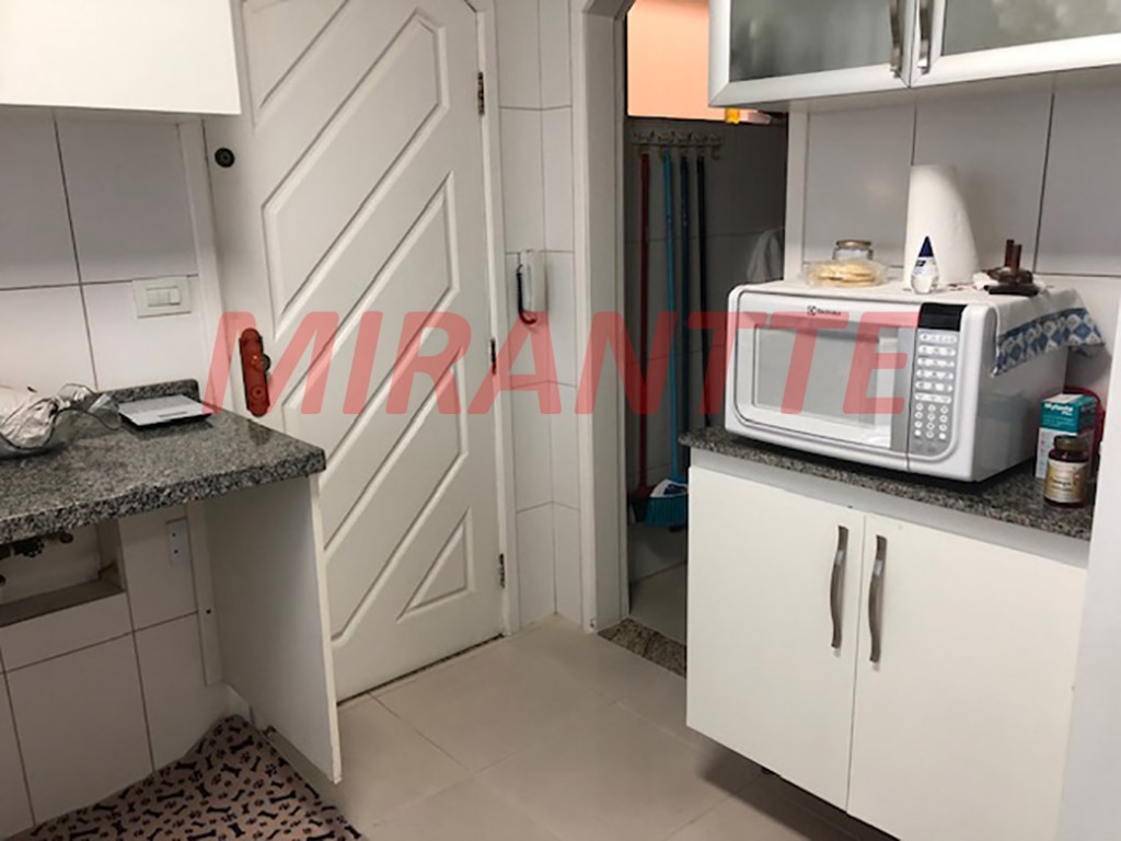 Sobrado de 227m² com 3 quartos em Água Fria