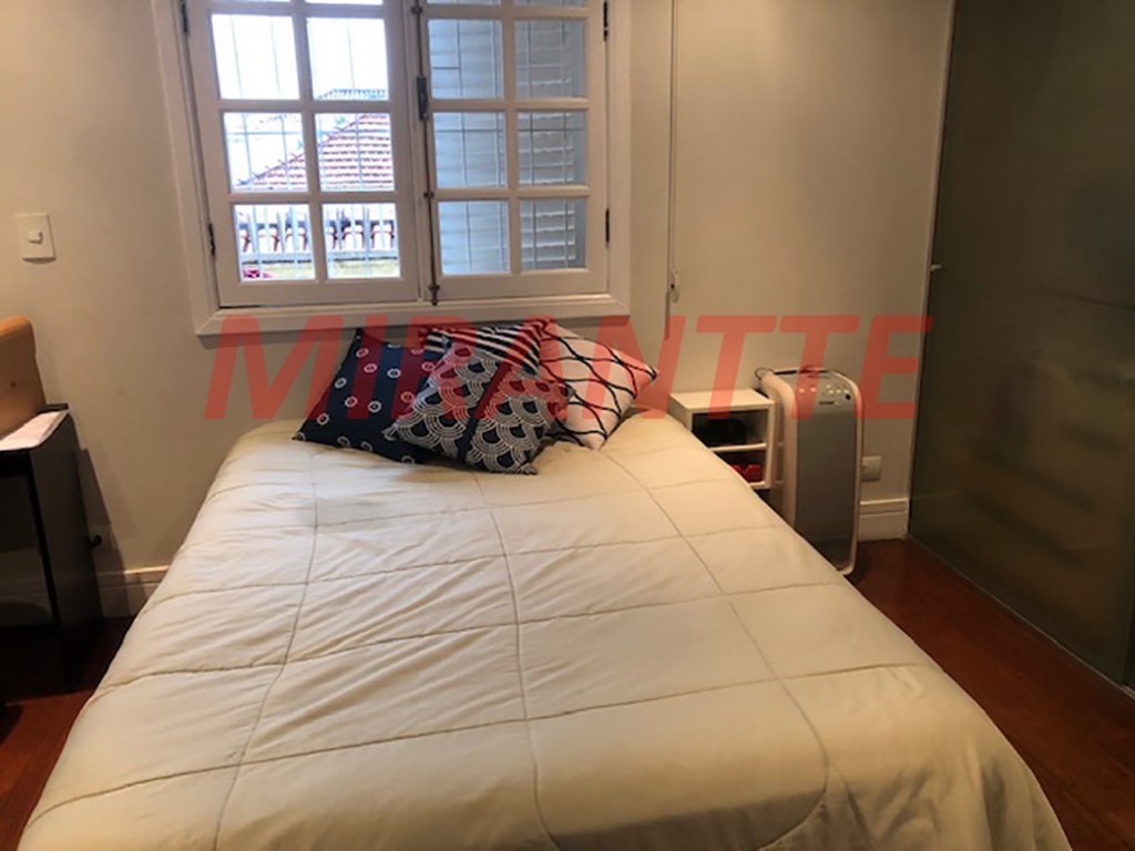 Sobrado de 227m² com 3 quartos em Água Fria