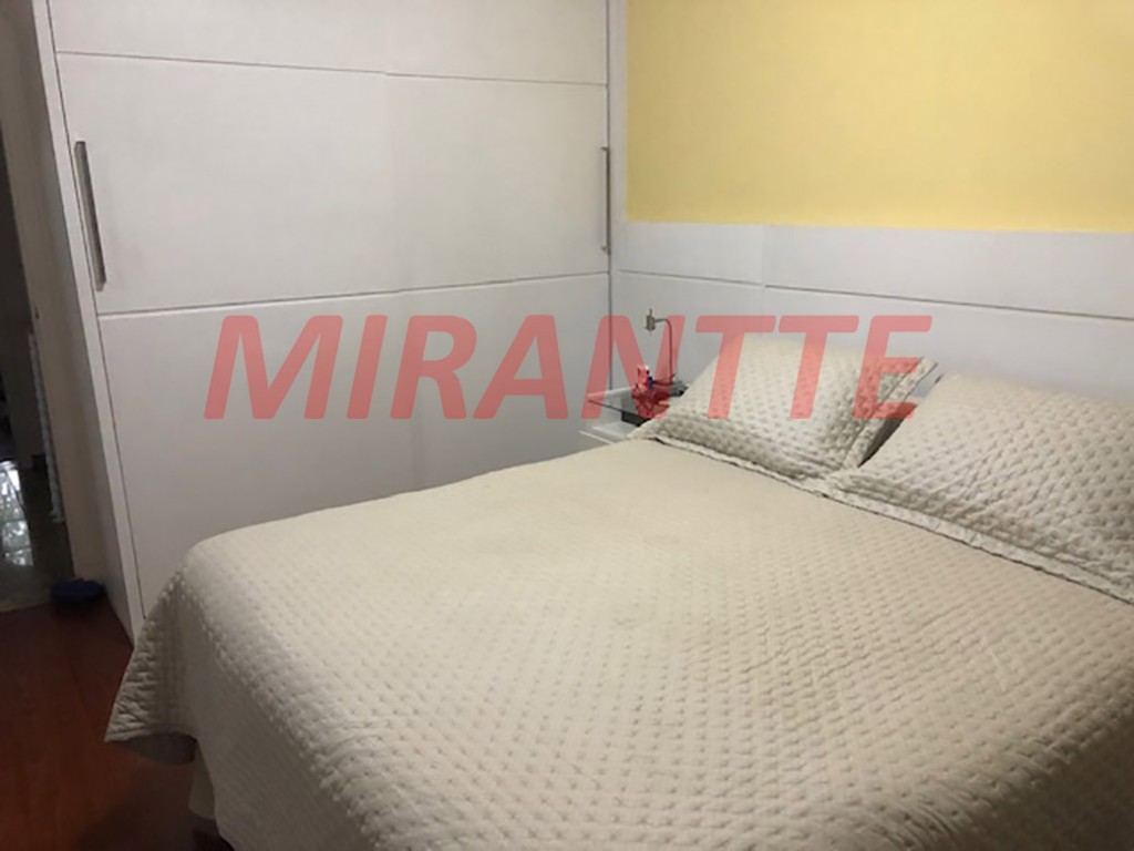Sobrado de 227m² com 3 quartos em Água Fria