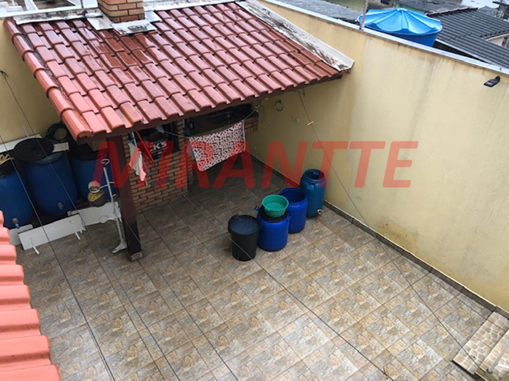Sobrado de 227m² com 3 quartos em Água Fria