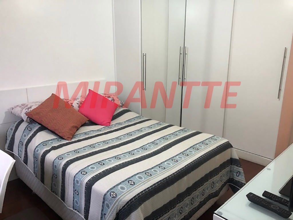 Sobrado de 227m² com 3 quartos em Água Fria