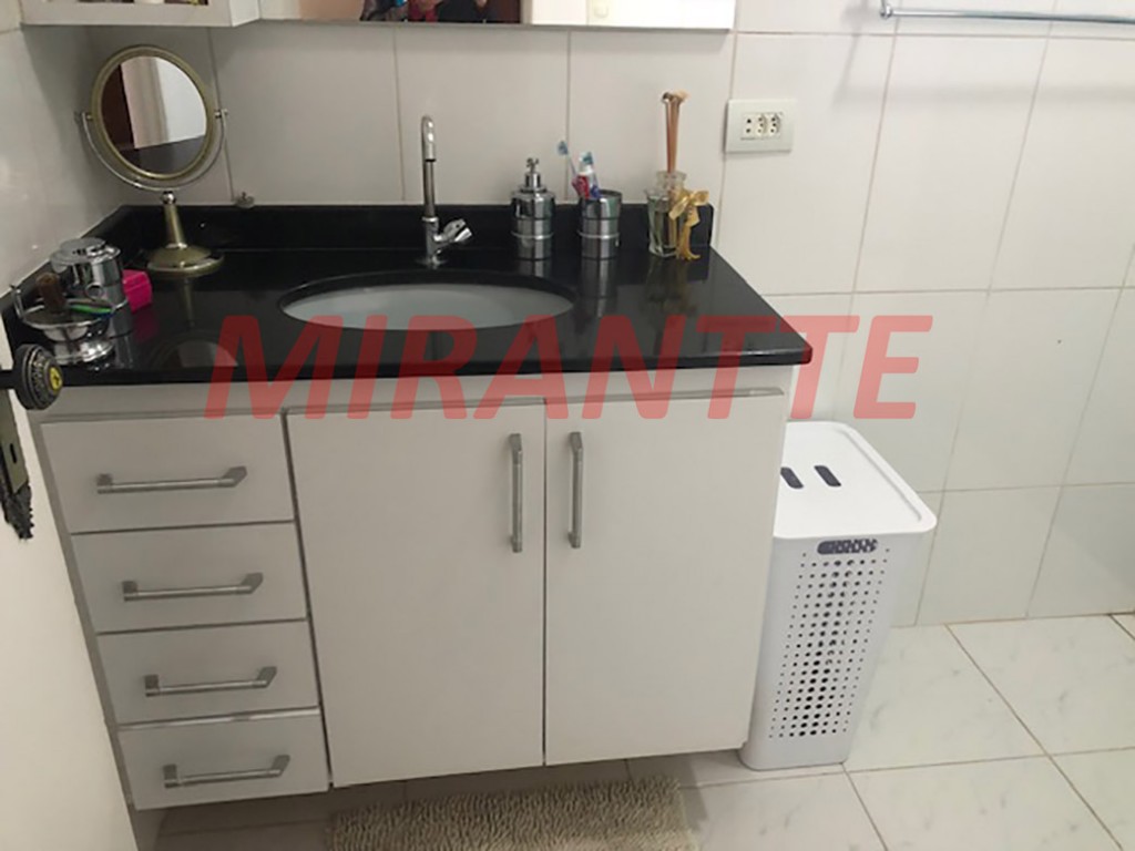 Sobrado de 227m² com 3 quartos em Água Fria