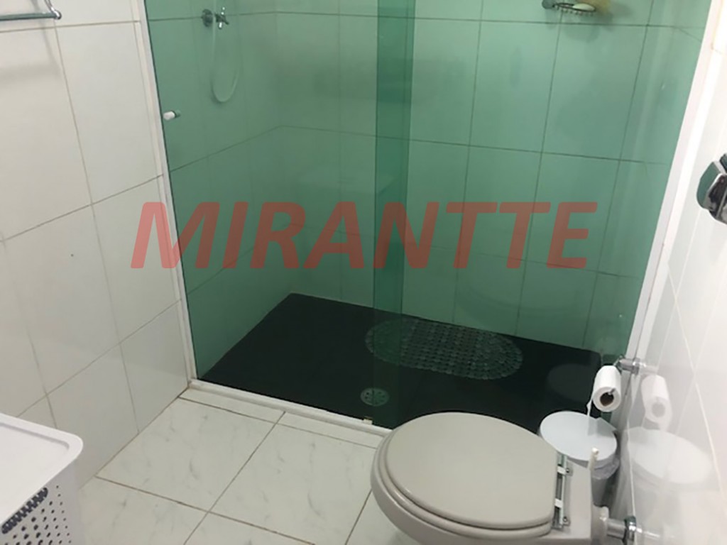 Sobrado de 227m² com 3 quartos em Água Fria