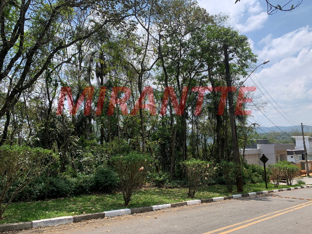 Terreno de 1420m² em Serra Da Cantareira