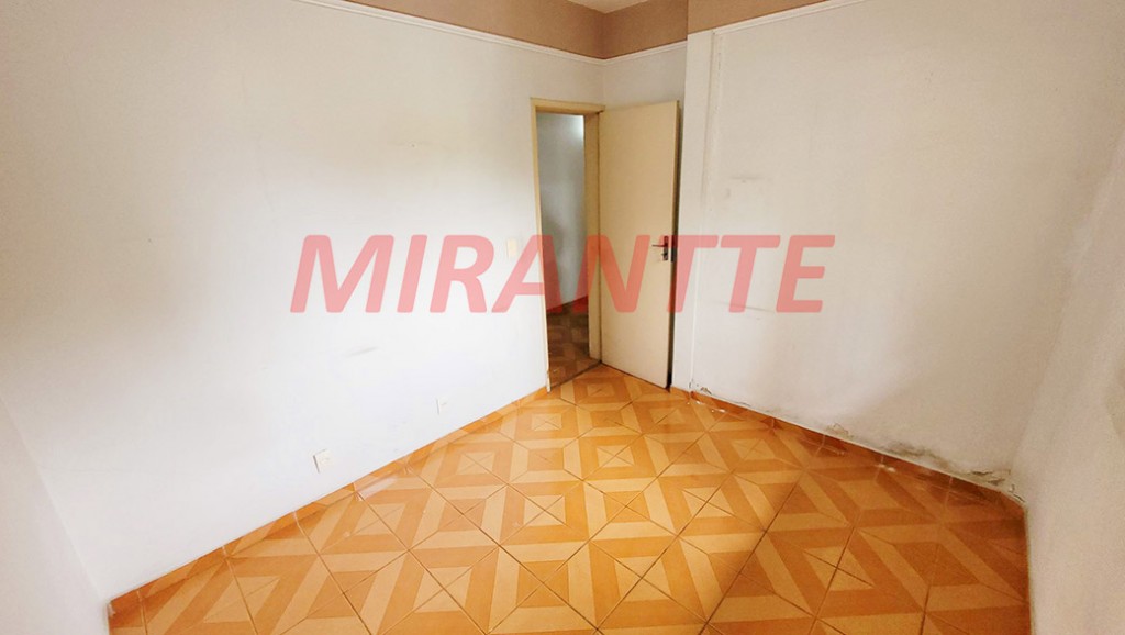Sobrado de 264m² com 4 quartos em Água Fria