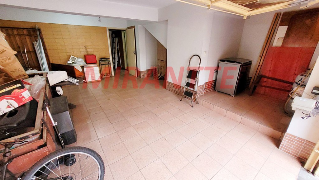 Sobrado de 264m² com 4 quartos em Água Fria