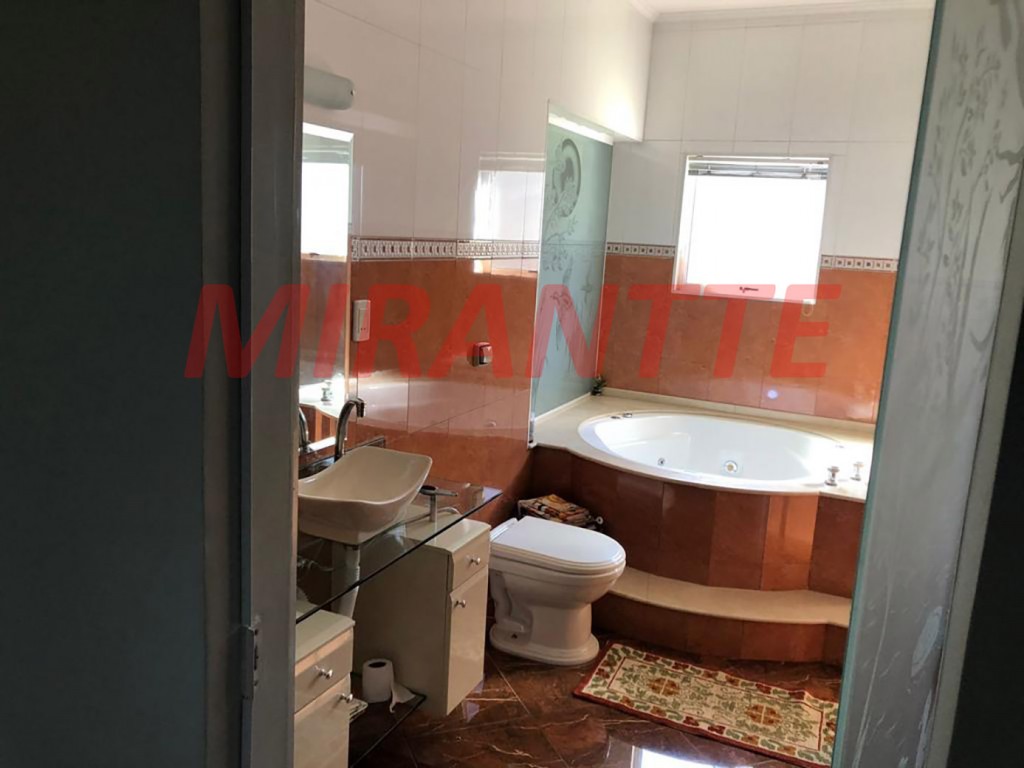 Sobrado de 266m² com 4 quartos em Parada Inglesa