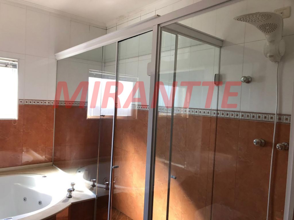 Sobrado de 266m² com 4 quartos em Parada Inglesa