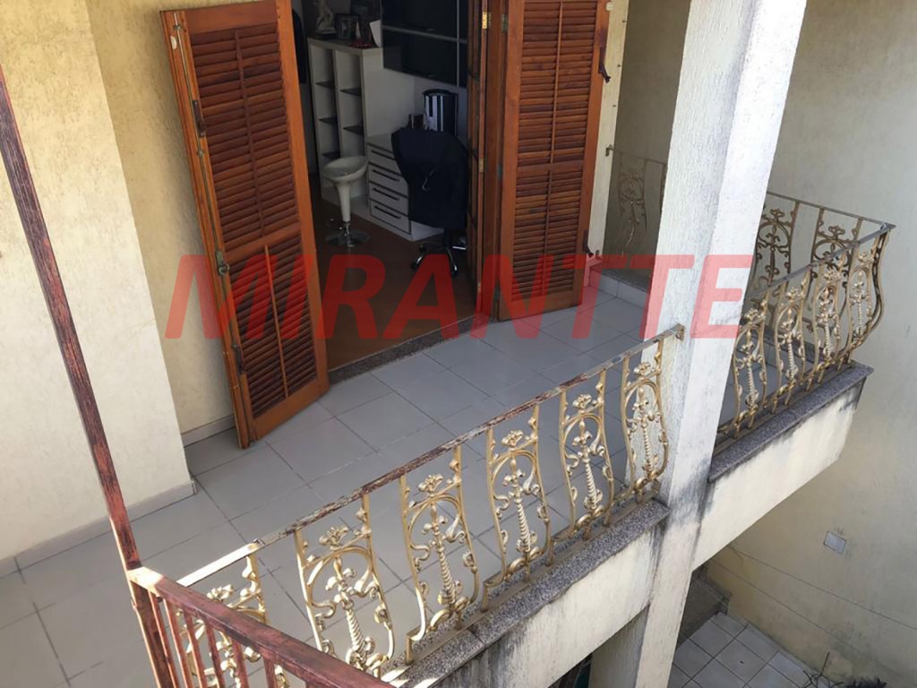 Sobrado de 266m² com 4 quartos em Parada Inglesa