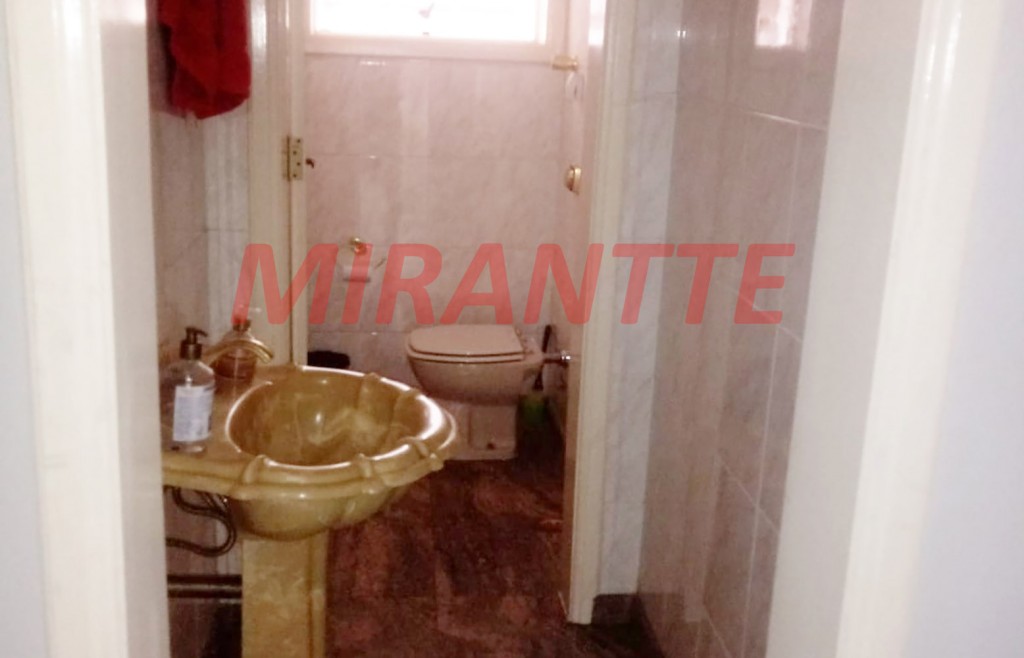 Sobrado de 450m² com 4 quartos em Jardim Santa Mena