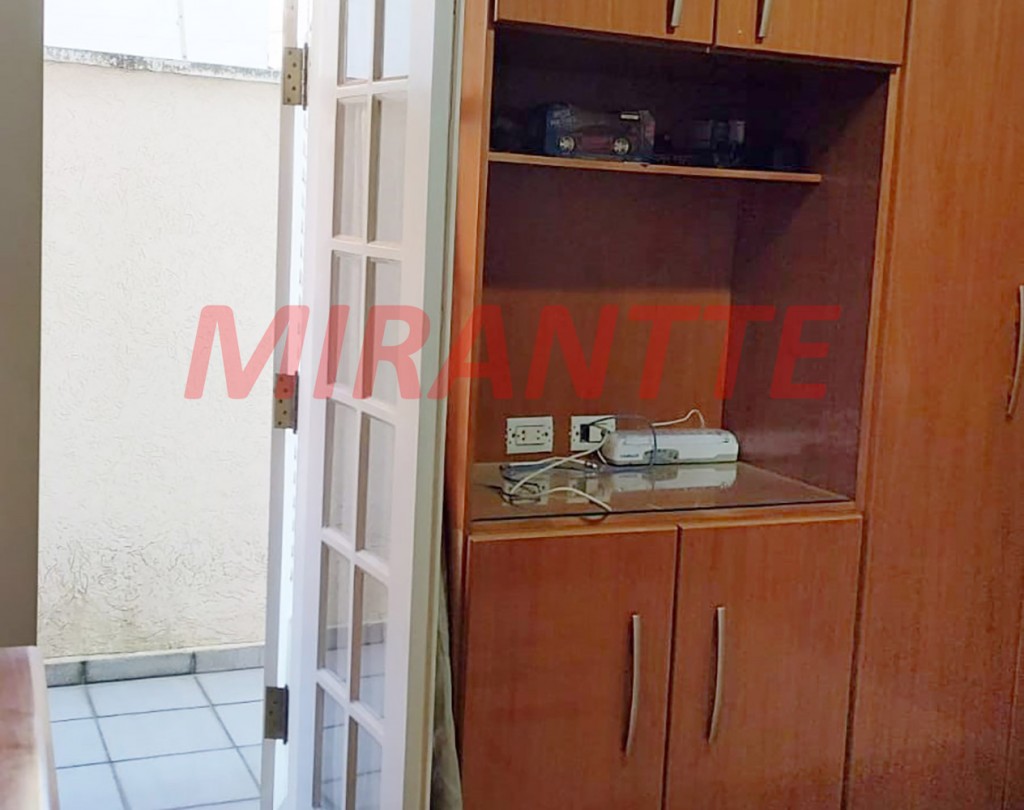 Sobrado de 450m² com 4 quartos em Jardim Santa Mena