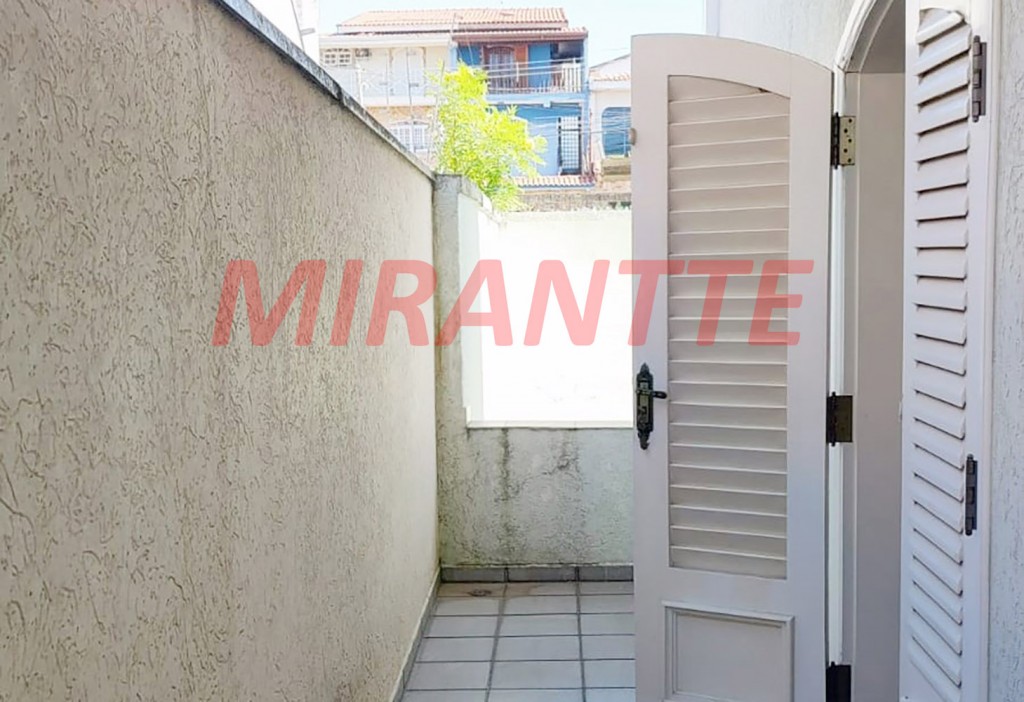 Sobrado de 450m² com 4 quartos em Jardim Santa Mena