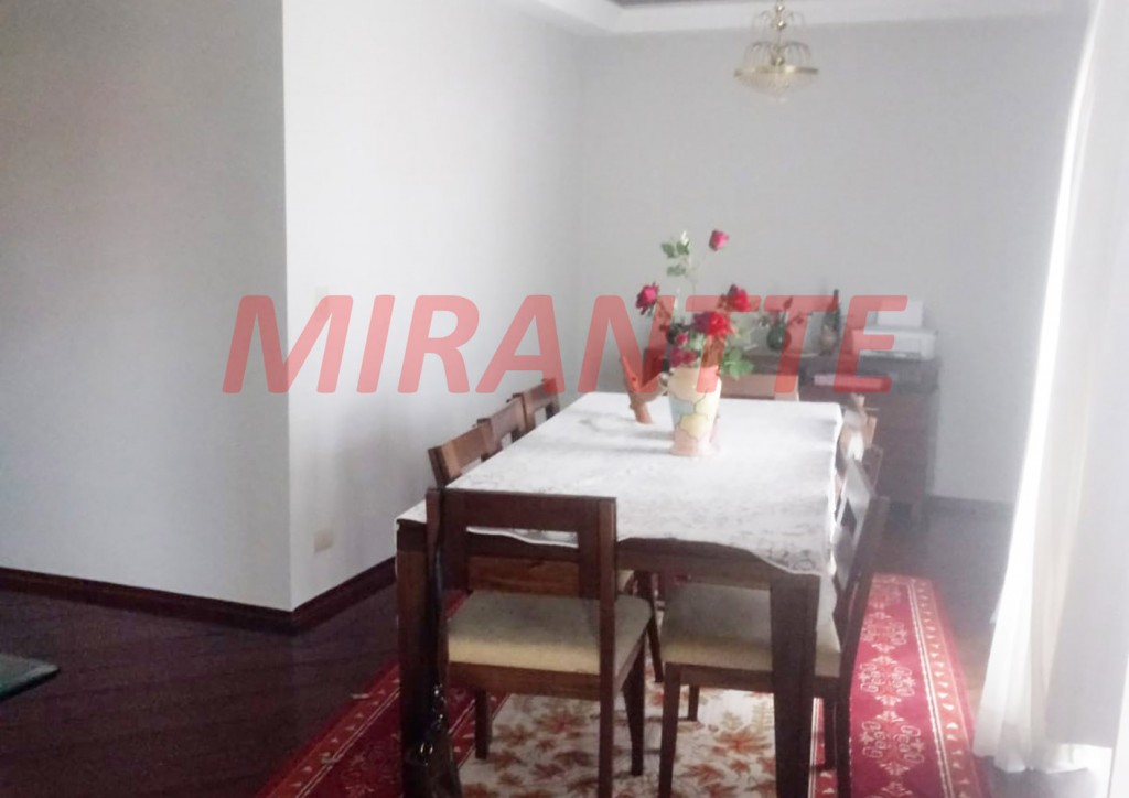 Sobrado de 450m² com 4 quartos em Jardim Santa Mena