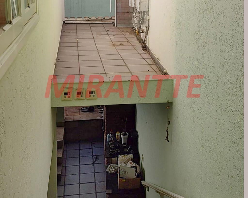 Sobrado de 450m² com 4 quartos em Jardim Santa Mena