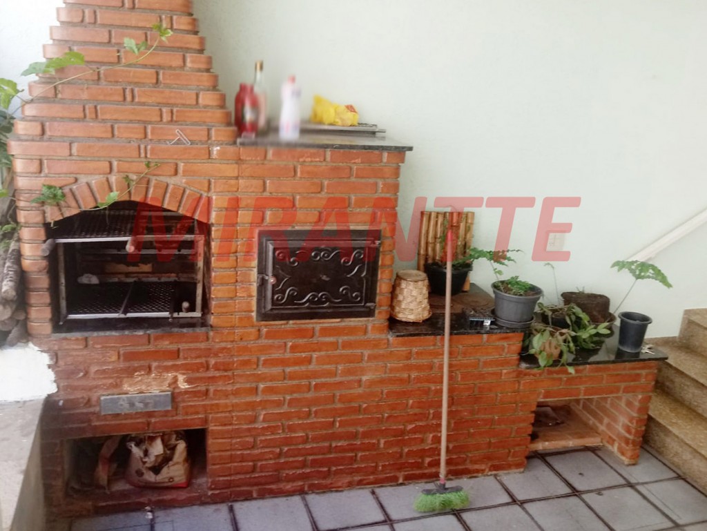 Sobrado de 450m² com 4 quartos em Jardim Santa Mena