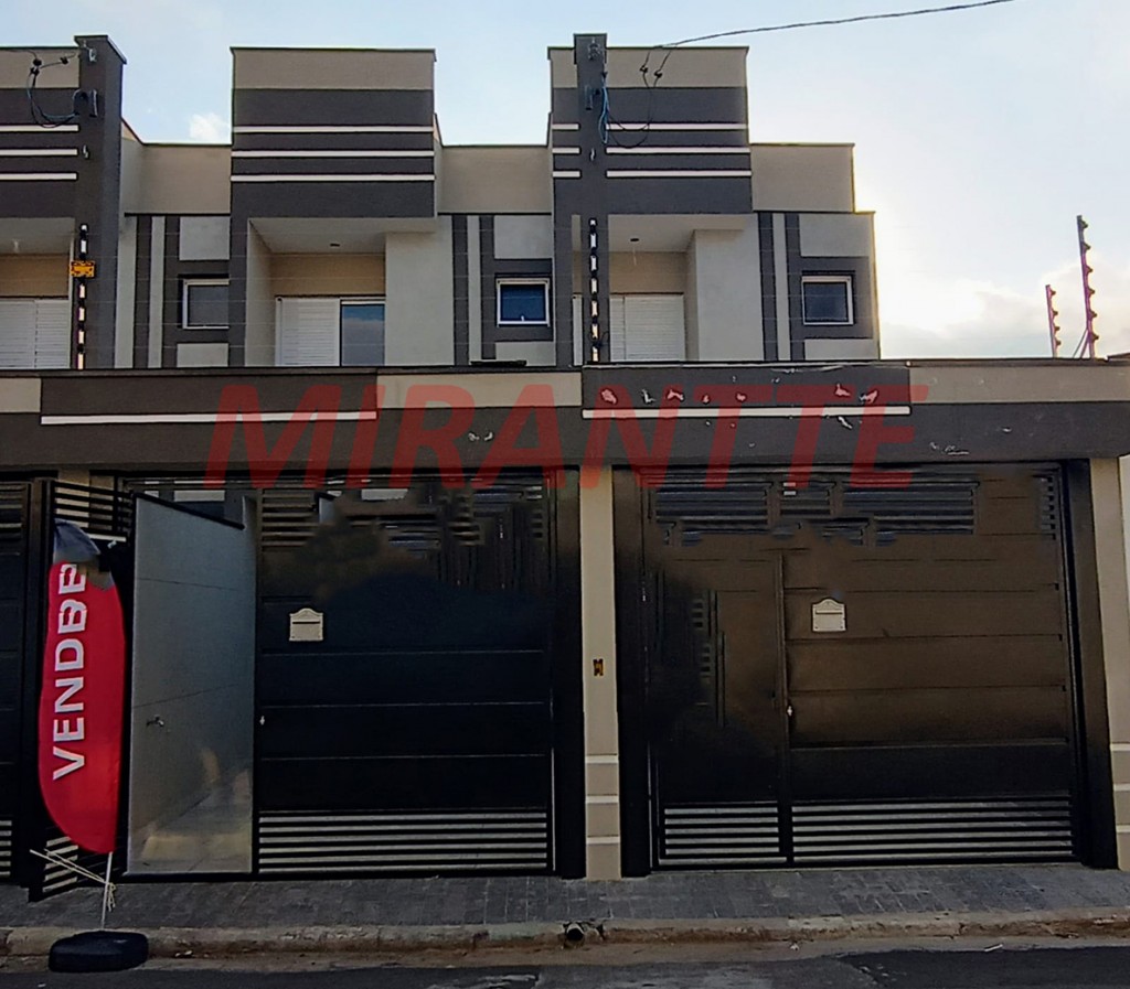 Sobrado com 3 quartos em Parque Vitória