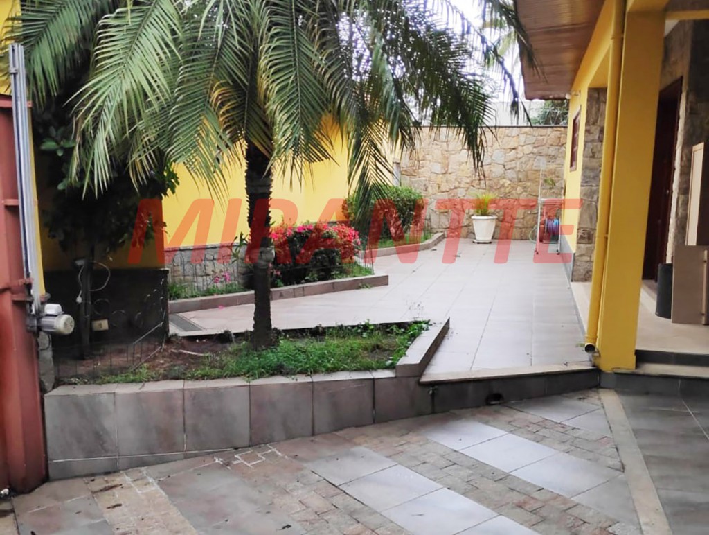 Sobrado de 320m² com 4 quartos em Vila Rosália
