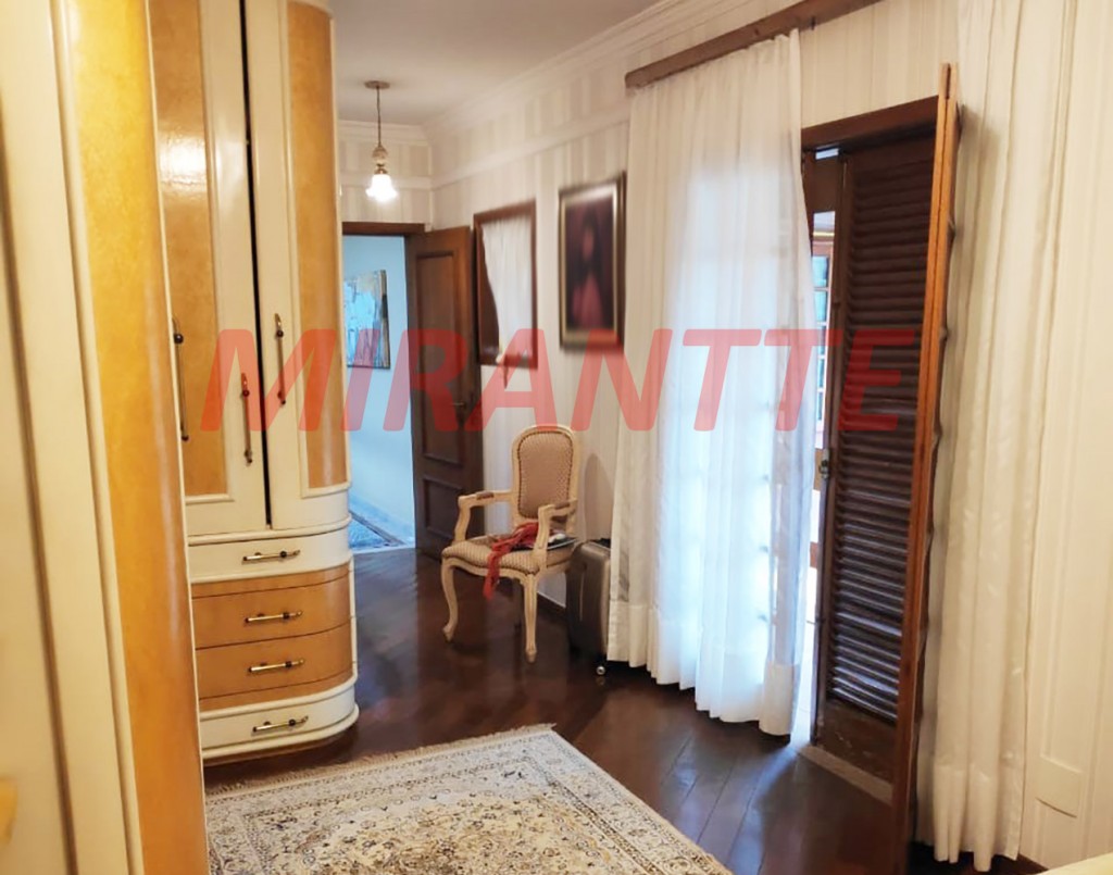 Sobrado de 320m² com 4 quartos em Vila Rosália