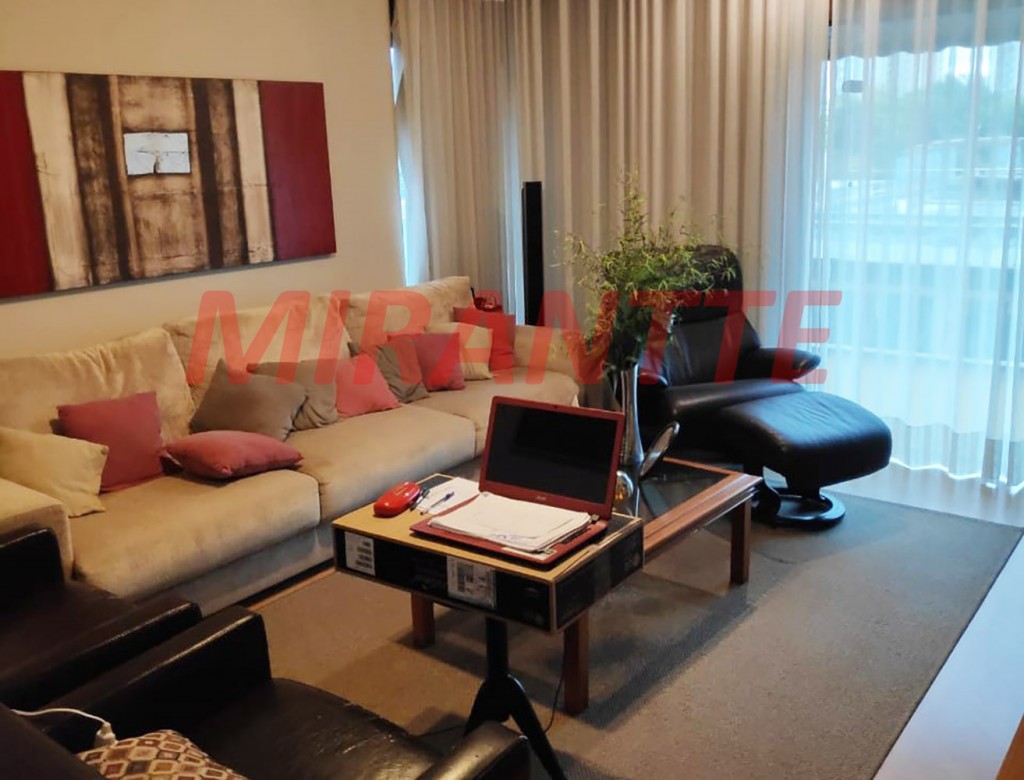 Sobrado de 320m² com 4 quartos em Vila Rosália
