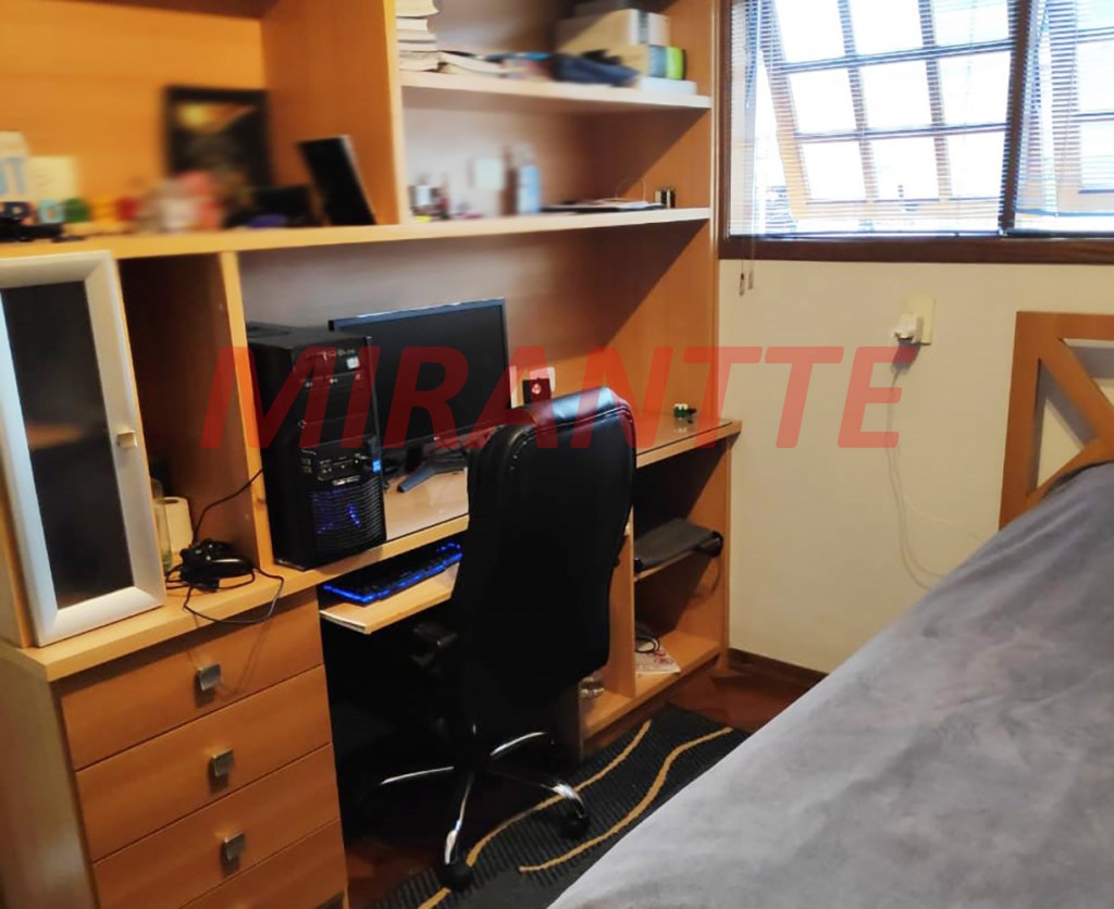 Sobrado de 320m² com 4 quartos em Vila Rosália