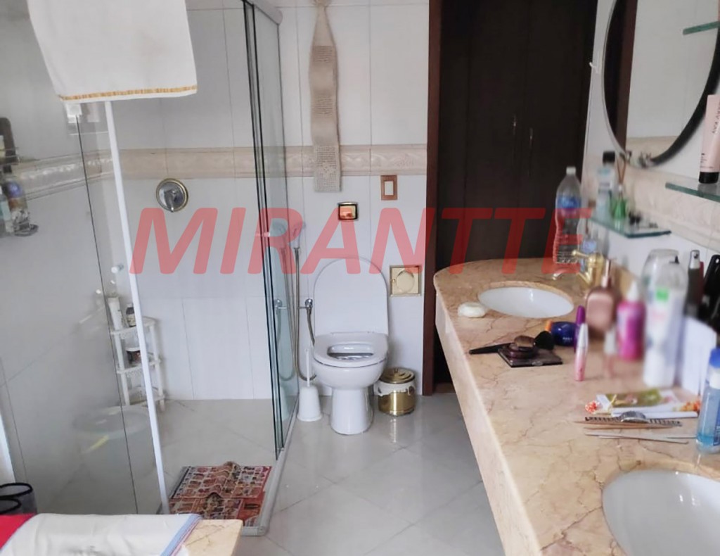 Sobrado de 320m² com 4 quartos em Vila Rosália