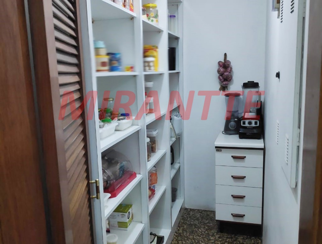 Sobrado de 320m² com 4 quartos em Vila Rosália