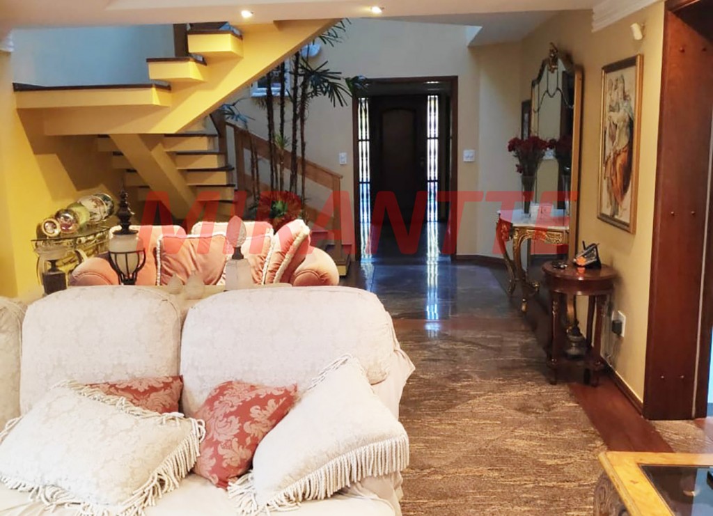 Sobrado de 320m² com 4 quartos em Vila Rosália