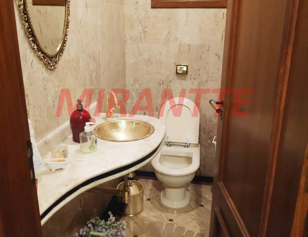 Sobrado de 320m² com 4 quartos em Vila Rosália