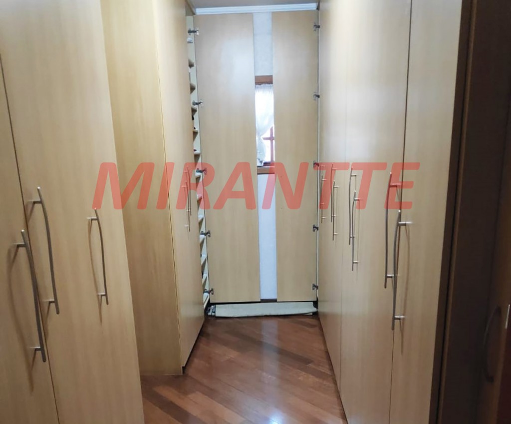Sobrado de 320m² com 4 quartos em Vila Rosália