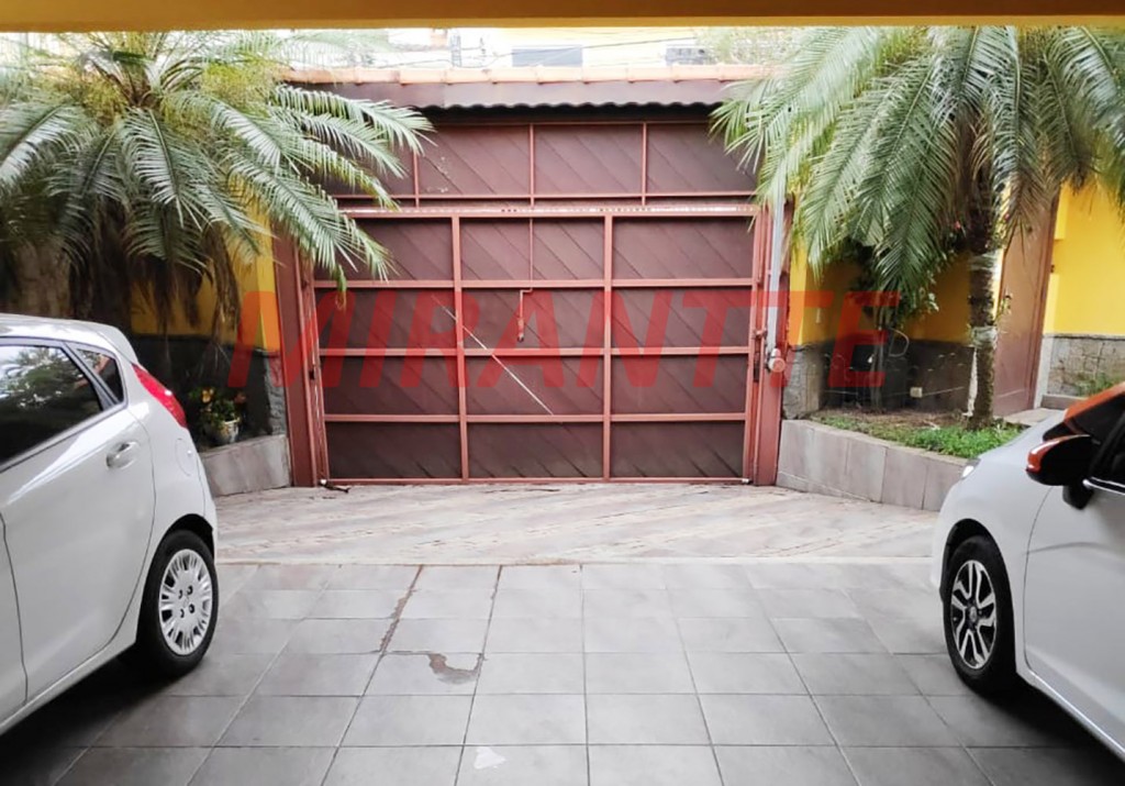 Sobrado de 320m² com 4 quartos em Vila Rosália