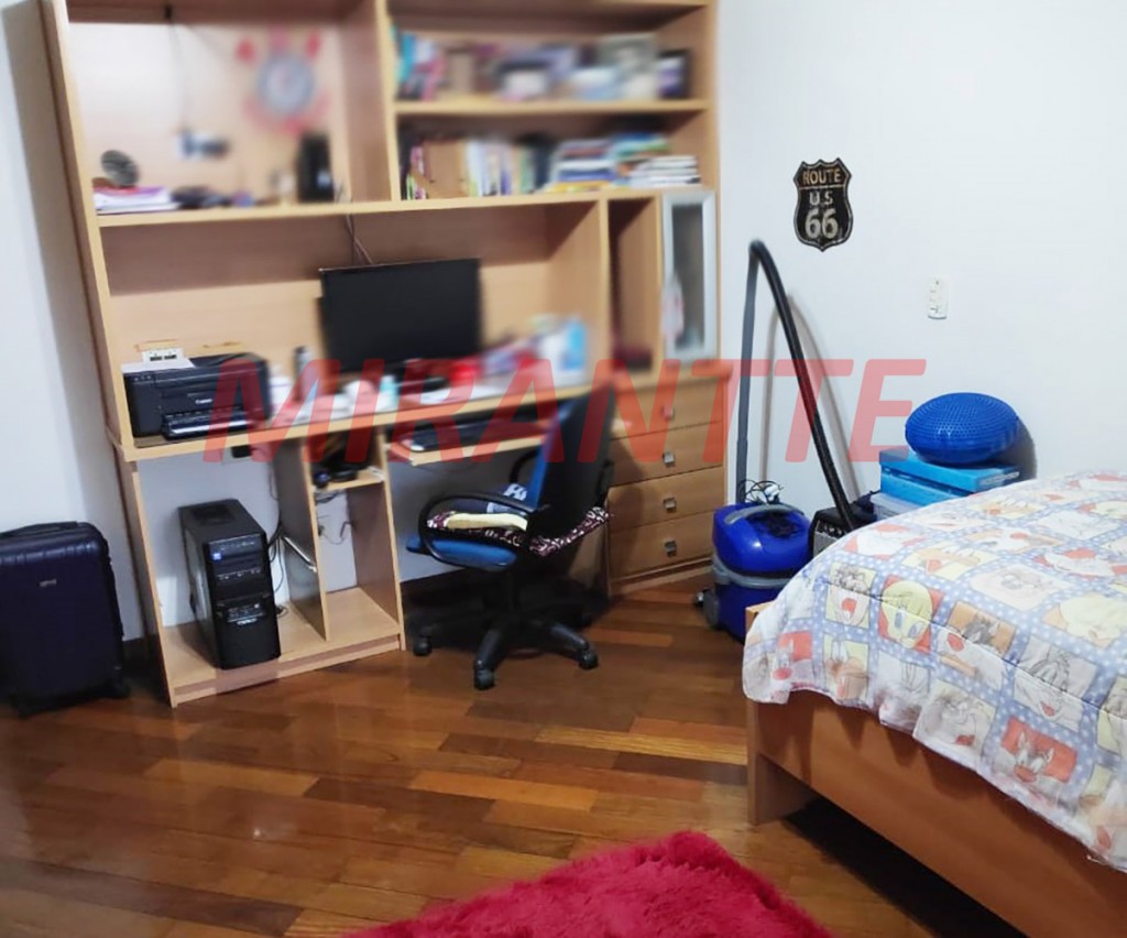 Sobrado de 320m² com 4 quartos em Vila Rosália