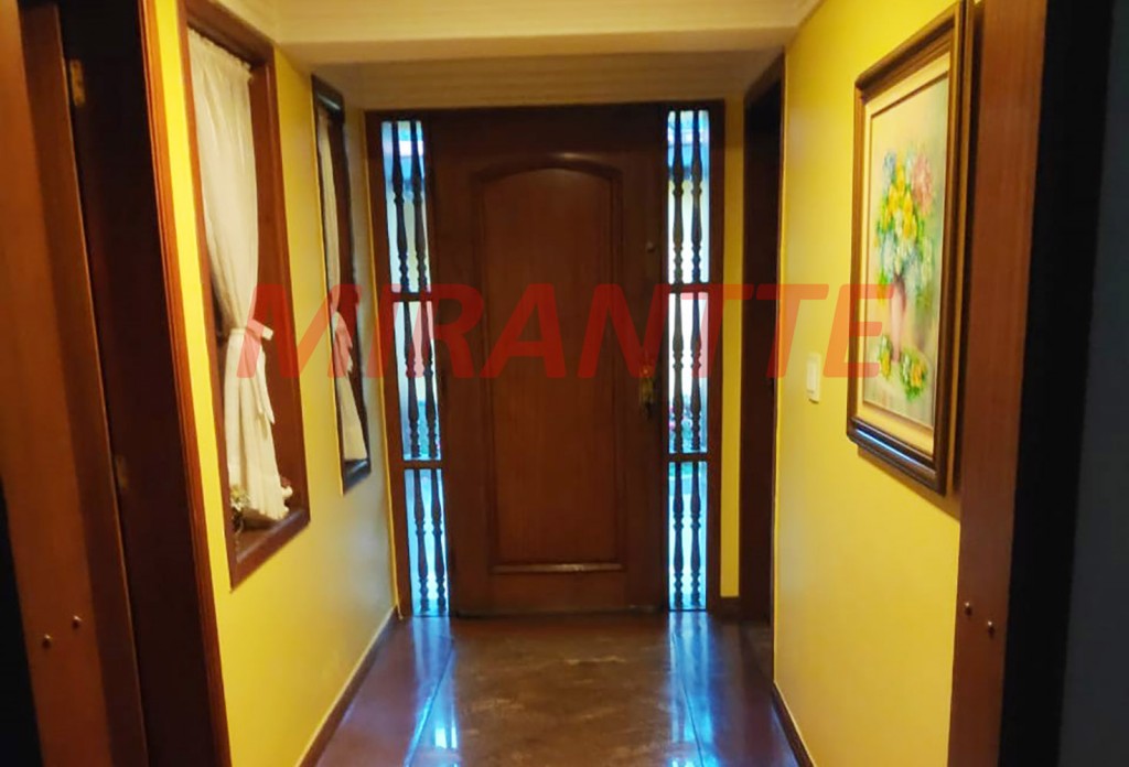 Sobrado de 320m² com 4 quartos em Vila Rosália