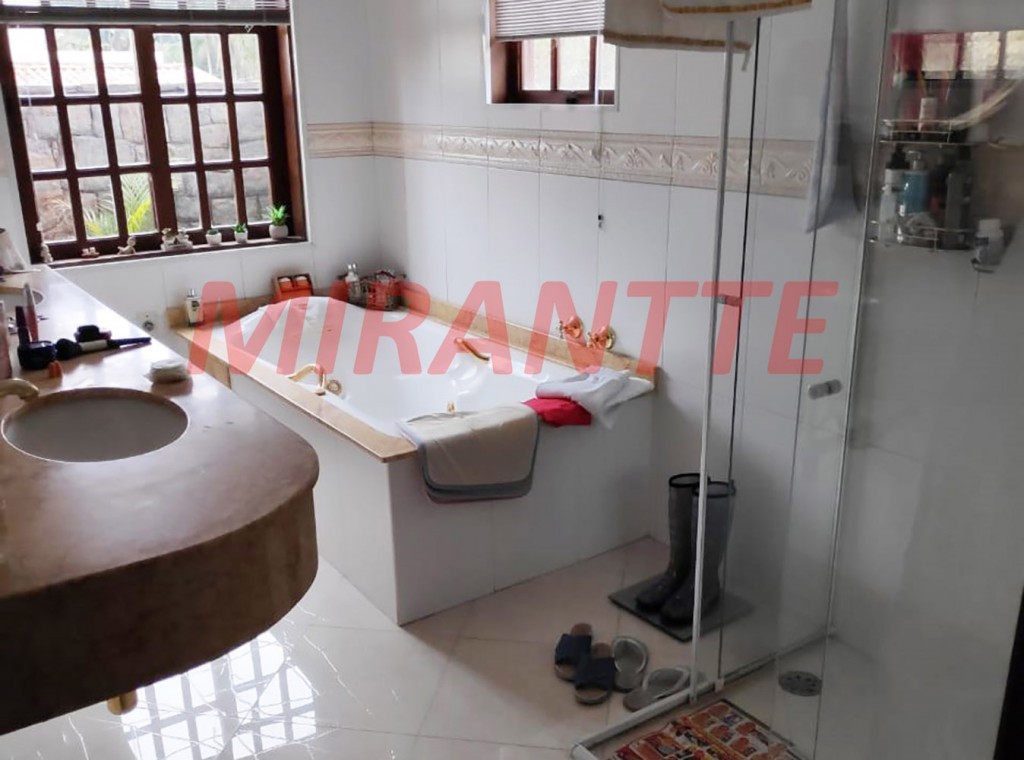 Sobrado de 320m² com 4 quartos em Vila Rosália