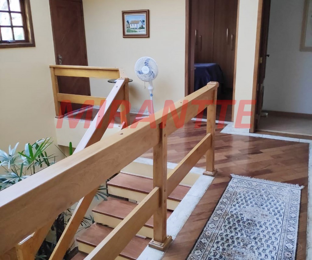 Sobrado de 320m² com 4 quartos em Vila Rosália