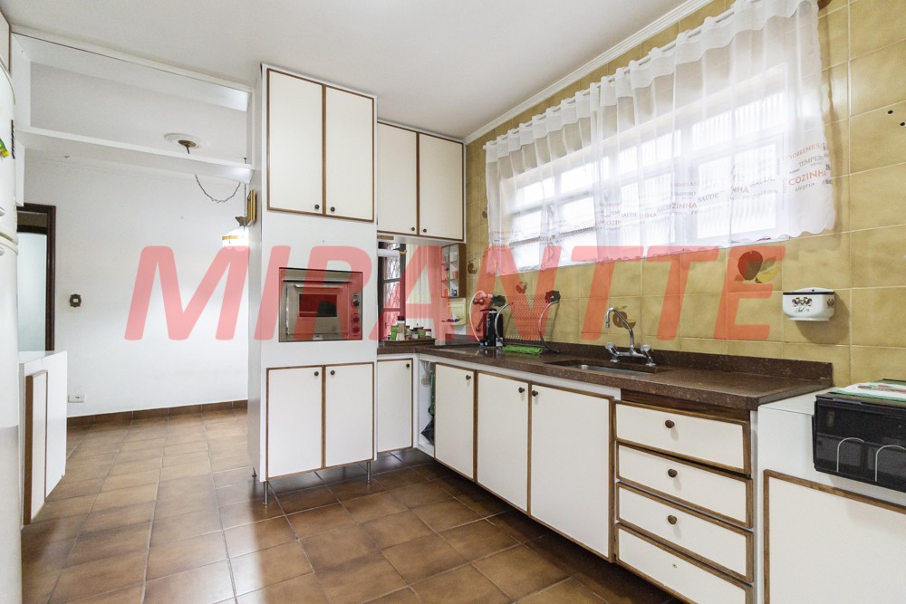 Casa terrea de 231m² com 4 quartos em Tremembe