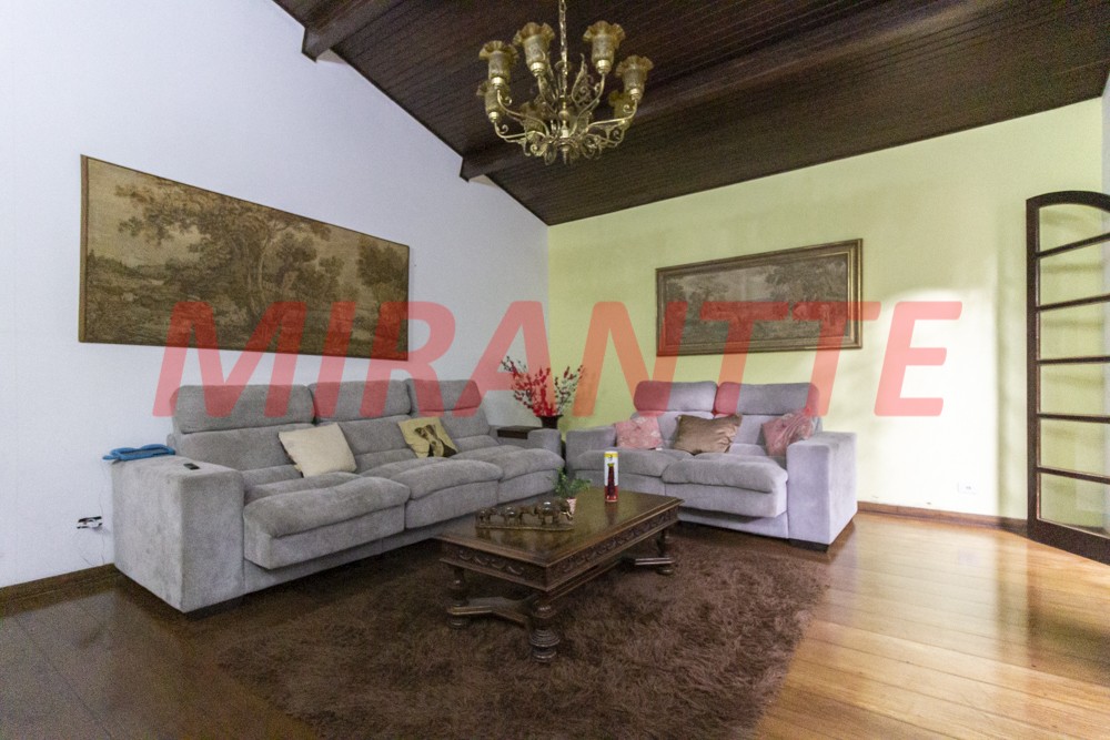 Casa terrea de 231m² com 4 quartos em Tremembe