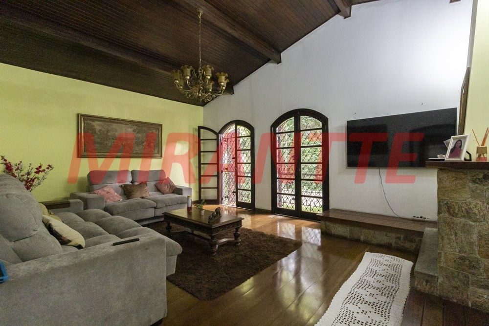Casa terrea de 231m² com 4 quartos em Tremembe