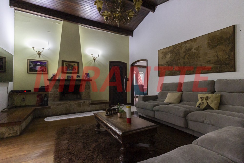 Casa terrea de 231m² com 4 quartos em Tremembe