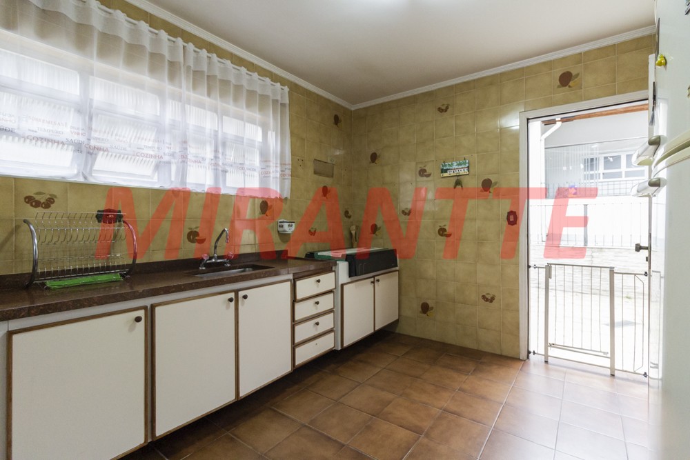 Casa terrea de 231m² com 4 quartos em Tremembe
