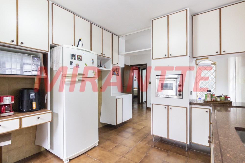 Casa terrea de 231m² com 4 quartos em Tremembe