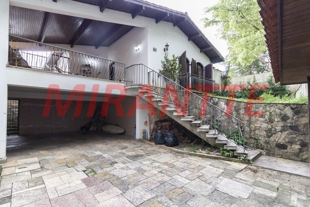 Casa terrea de 231m² com 4 quartos em Tremembe