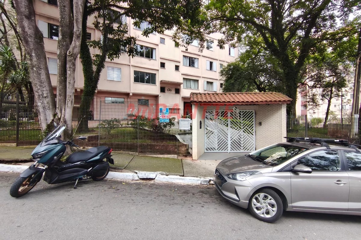 Apartamento de 60m² com 2 quartos em Barro Branco