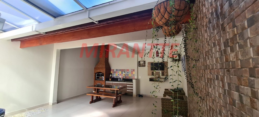 Sobrado de 192m² com 3 quartos em Vila Galvão