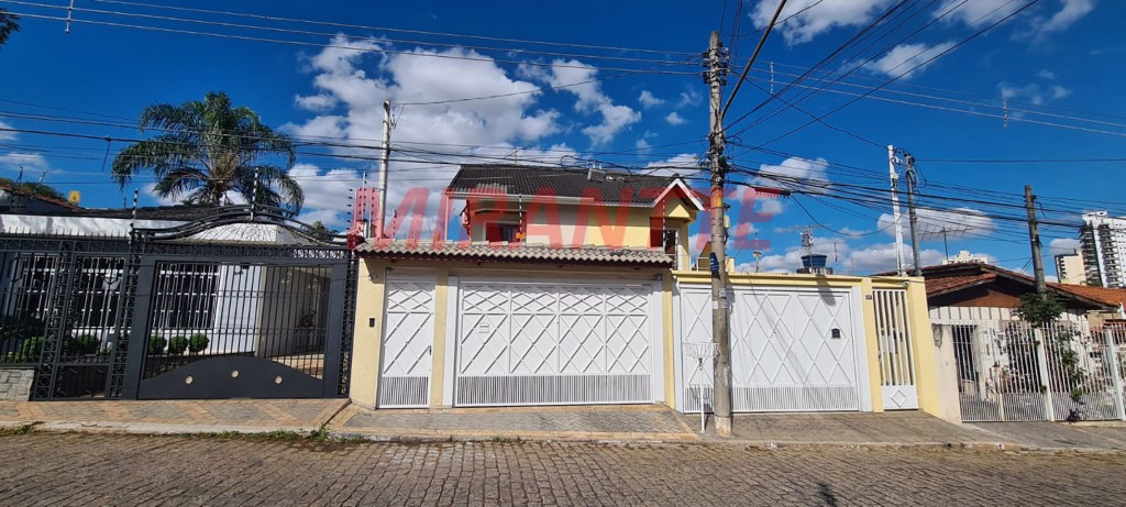Sobrado de 192m² com 3 quartos em Vila Galvão