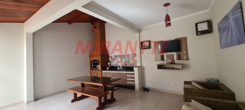 Sobrado de 192m² com 3 quartos em Vila Galvão