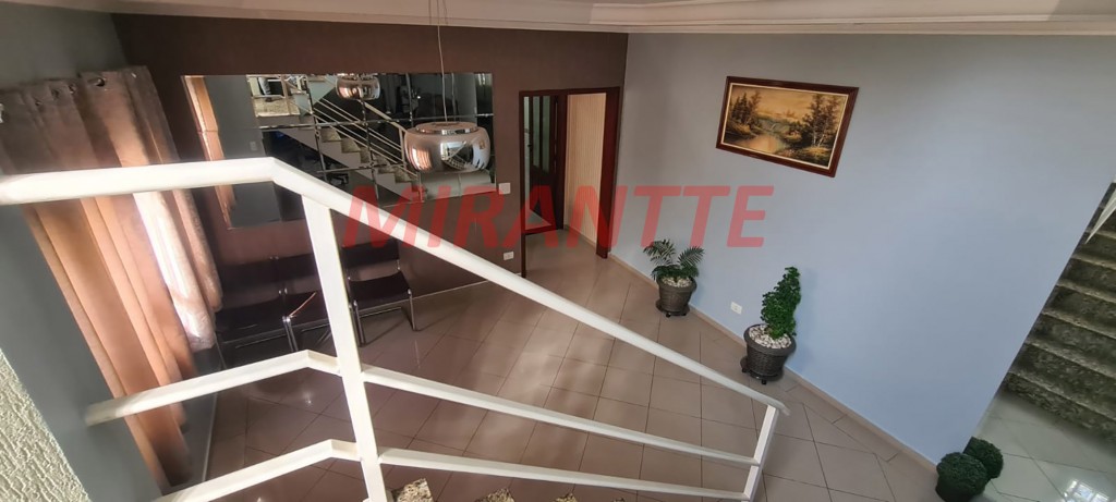 Sobrado de 192m² com 3 quartos em Vila Galvão