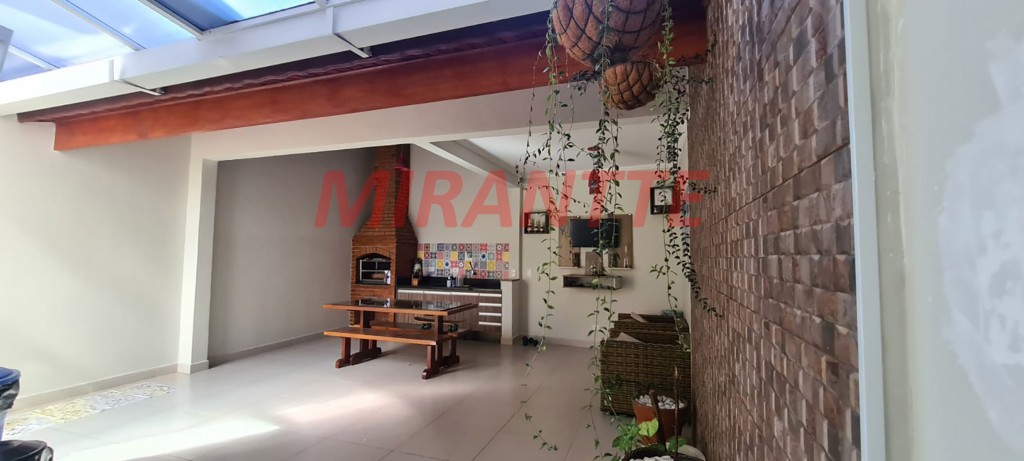 Sobrado de 192m² com 3 quartos em Vila Galvão