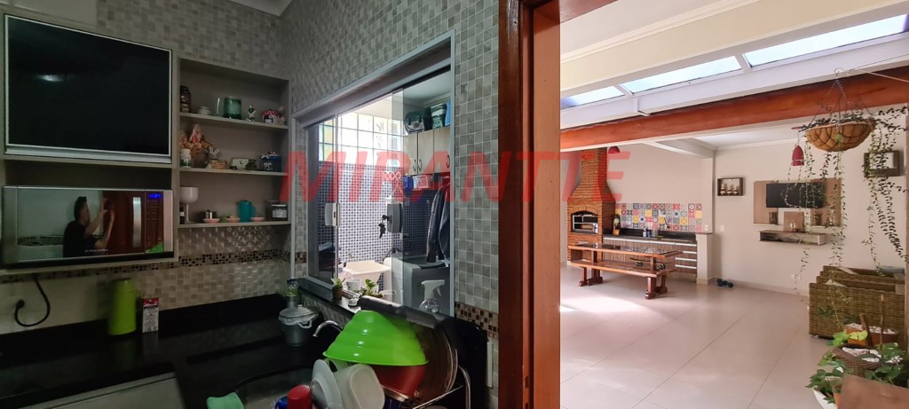 Sobrado de 192m² com 3 quartos em Vila Galvão